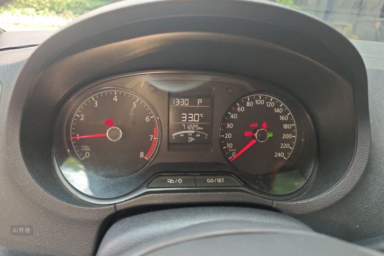Volkswagen Polo 2018 car image #13