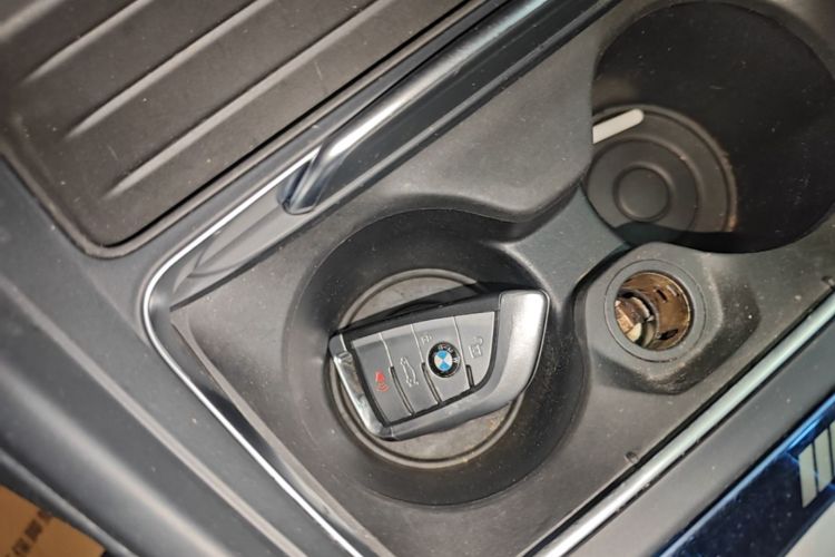 BMW 3 Series 2017 #9 BMW 3 Series 2017 car image #9