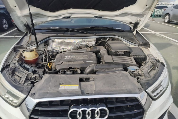Audi Q3 2019 car image #20