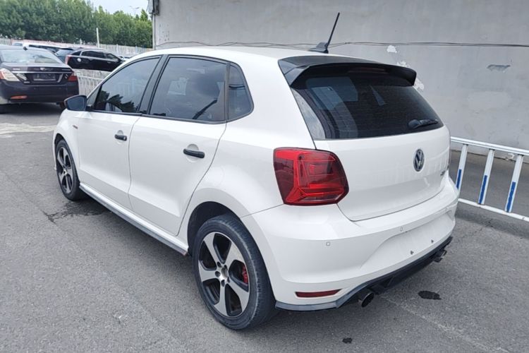 Volkswagen Polo 2017 car image #5