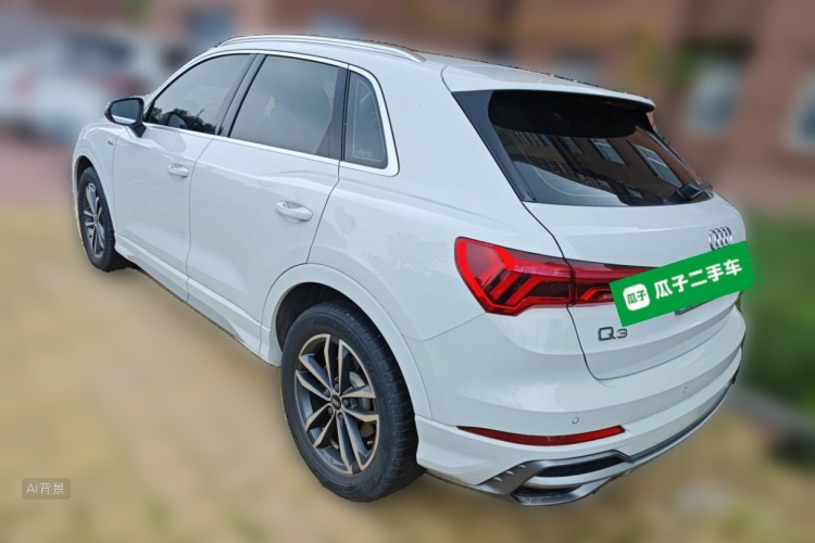 Audi Q3 2022 car image #5