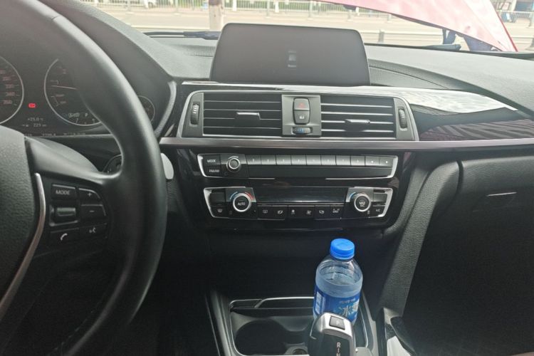 BMW 3 Series 2018 #13 BMW 3 Series 2018 image de voiture #13