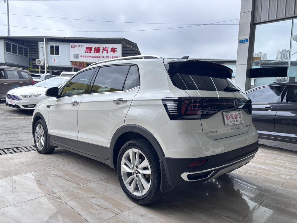 Volkswagen T-Cross 2021 #4 Volkswagen T-Cross 2021 car image #4
