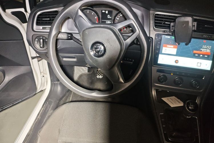 Volkswagen Golf 2015 car image #11