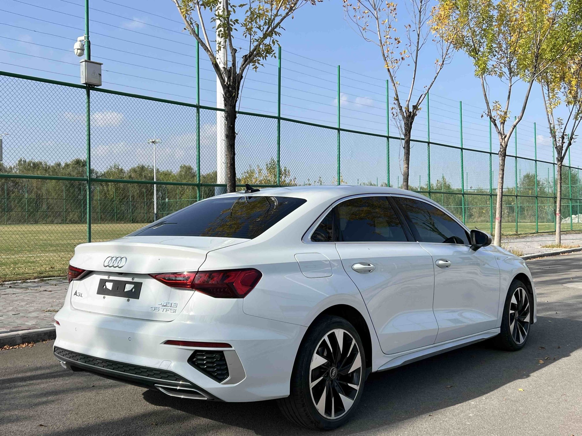 2022 car image #10
