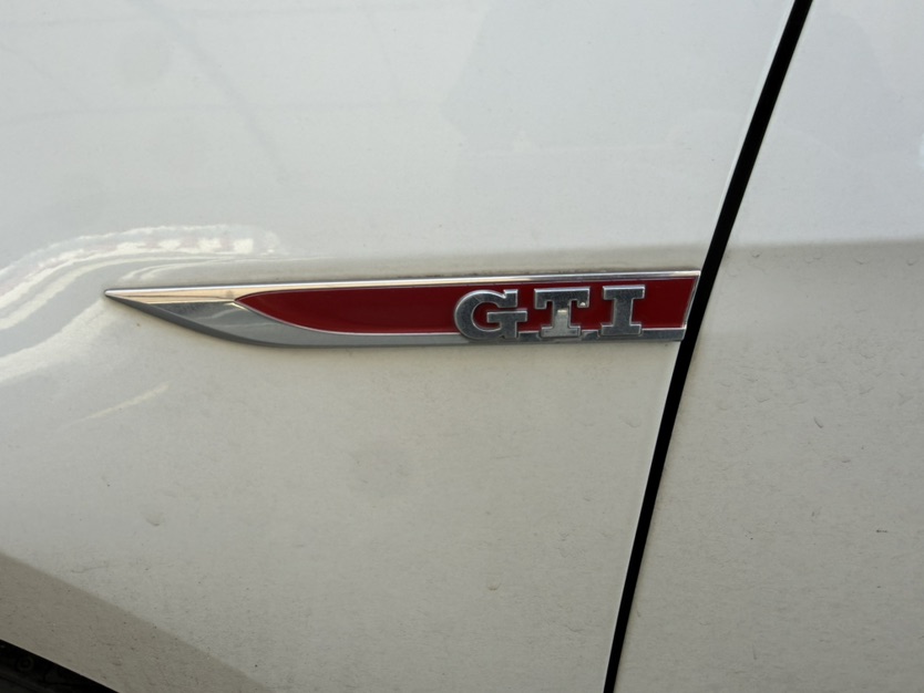 Volkswagen GolfGTI 2019 car image #7