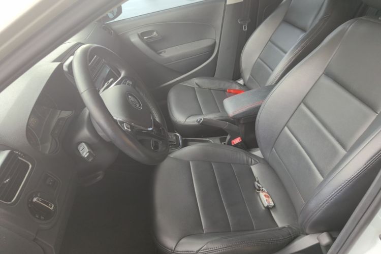 Volkswagen Polo 2019 car image #15