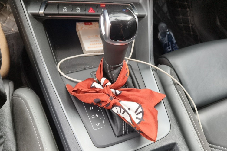 Audi Q3 2021 car image #18