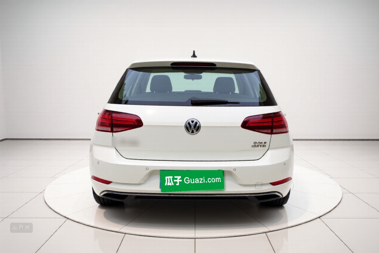 Volkswagen Golf 2020 car image #6