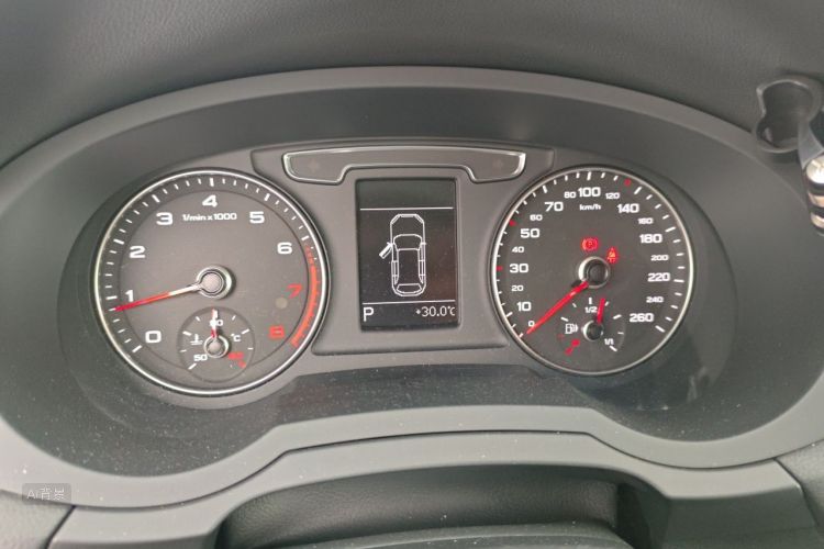 Audi Q3 2018 #13 Audi Q3 2018 car image #13
