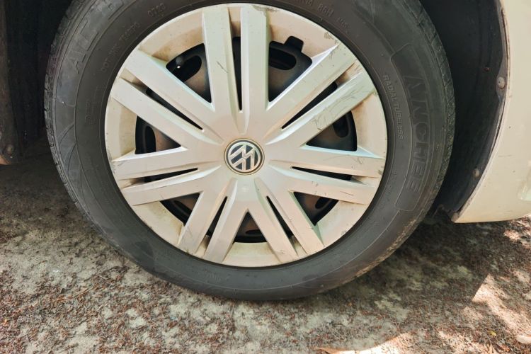 Volkswagen Polo 2017 car image #9