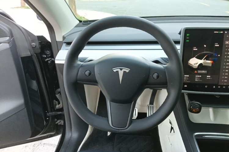 Tesla Model Y 2023 #11 Tesla Model Y 2023 car image #11