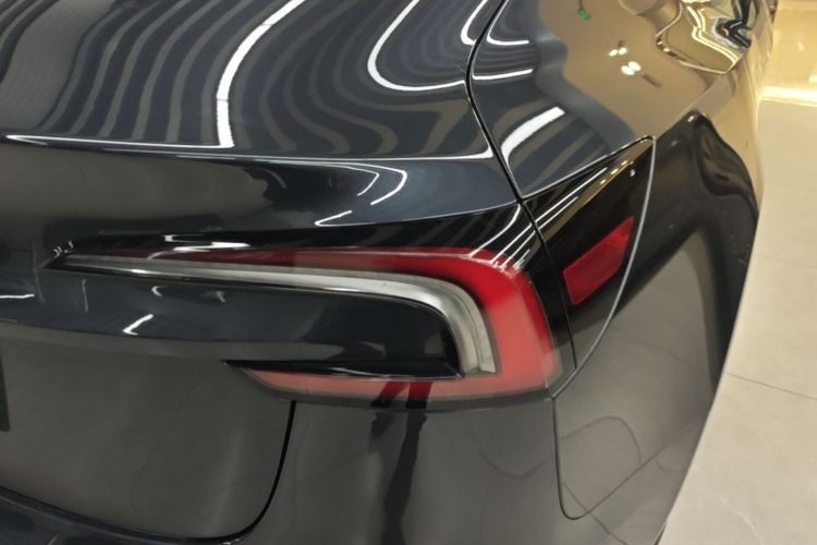 Tesla Model 3 2024 car image #8