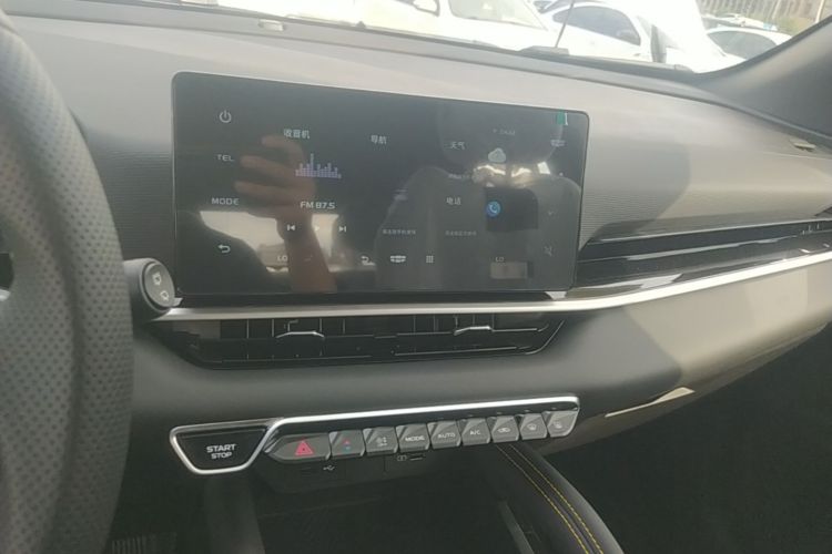 GEELY Coolray 2026 #13 GEELY Coolray 2026 car image #13