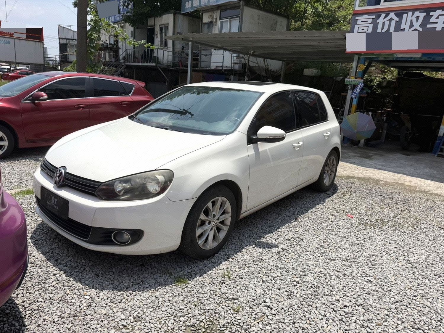 Volkswagen Golf 2012 car image 