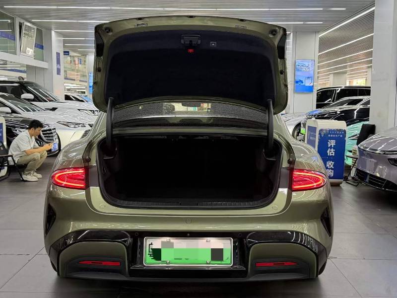 MI SU7 2025 imagen de coche #8