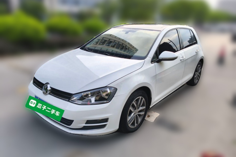 Volkswagen Golf 2015 car image #2
