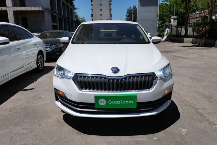 Skoda Rapid 2023 car image #3