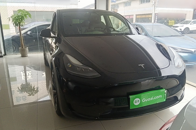Tesla Model Y 2022 car image #3