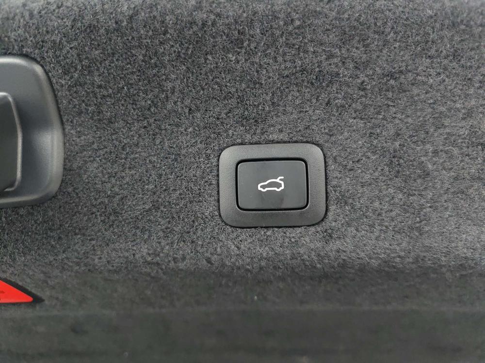 2025 car image #9