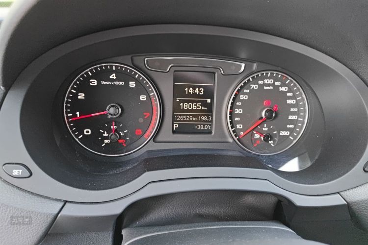 Audi Q3 2019 #14 Audi Q3 2019 car image #14