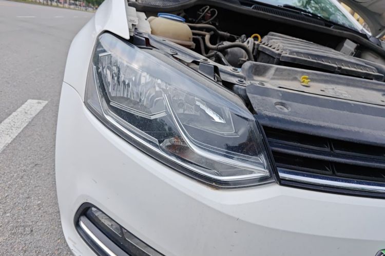 Volkswagen Polo 2016 car image #8