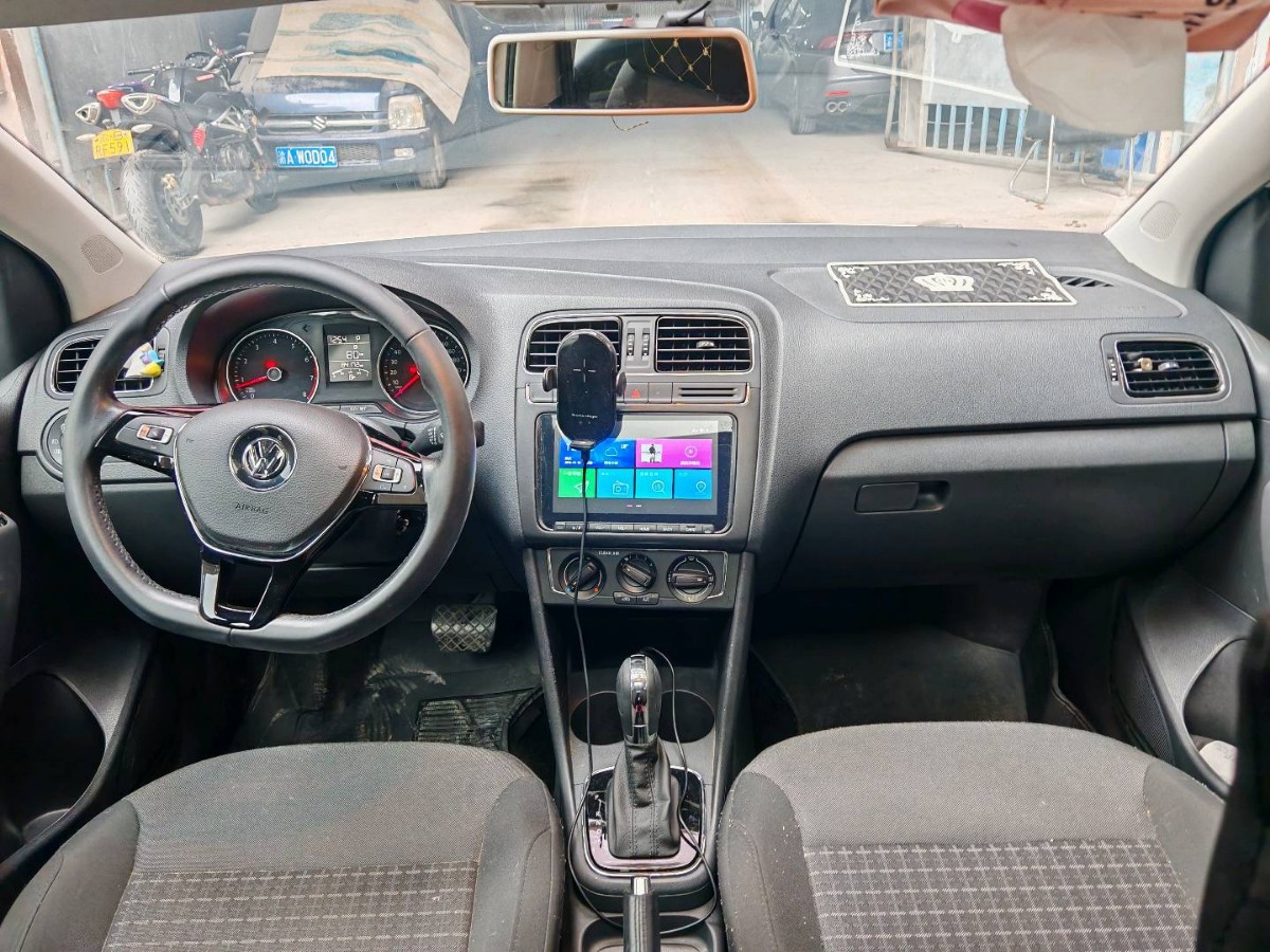 Volkswagen Polo 2017 car image #7