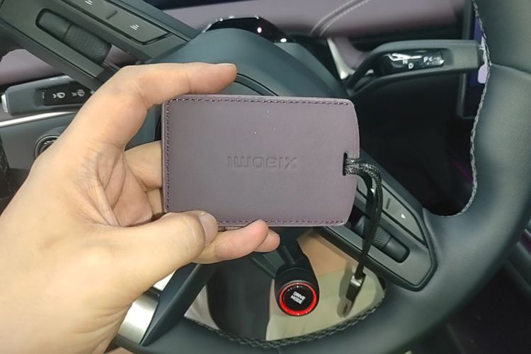 MI SU7 2024 immagine di auto #9