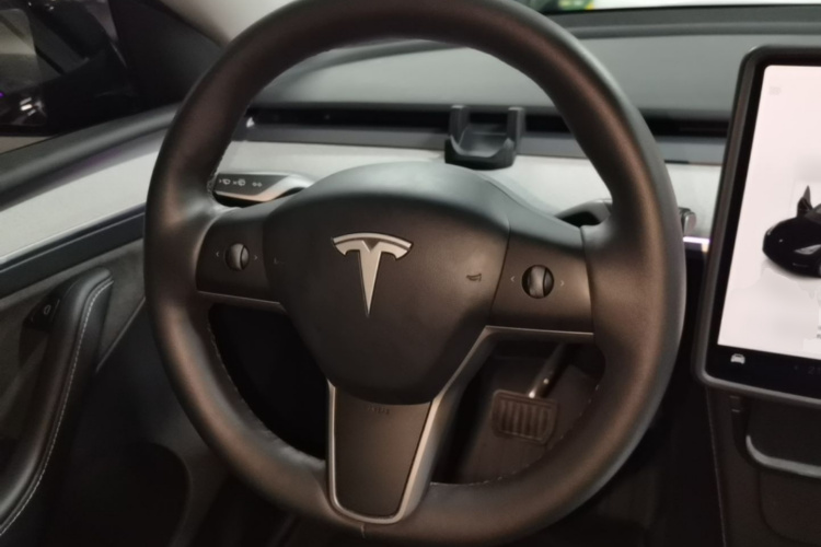 Tesla Model Y 2023 #11 Tesla Model Y 2023 immagine di auto #11