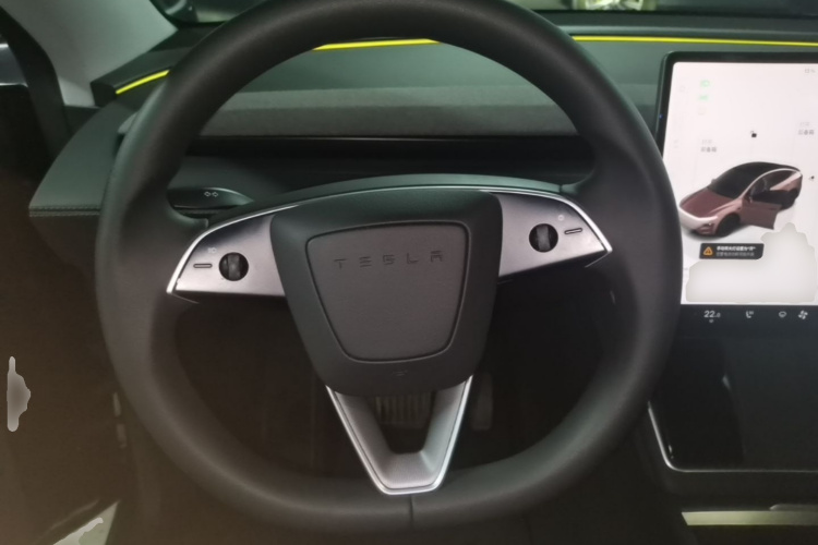 Tesla Model Y 2025 #11 Tesla Model Y 2025 car image #11