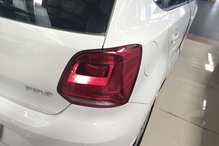 Volkswagen Polo 2017 car image #8