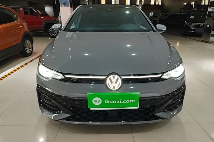 Volkswagen Golf 2026 immagine di auto #3
