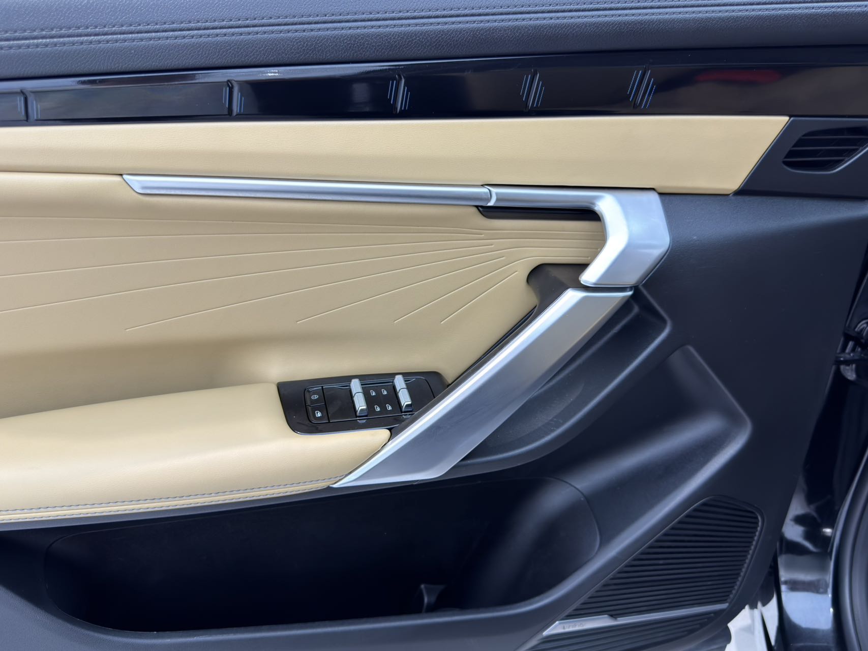 GEELY Boyue L 2023 car image #7