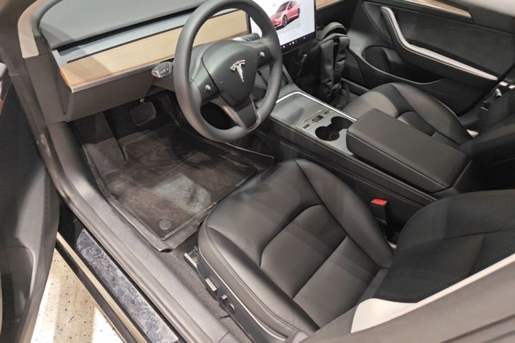 Tesla Model 3 2023 immagine di auto #15