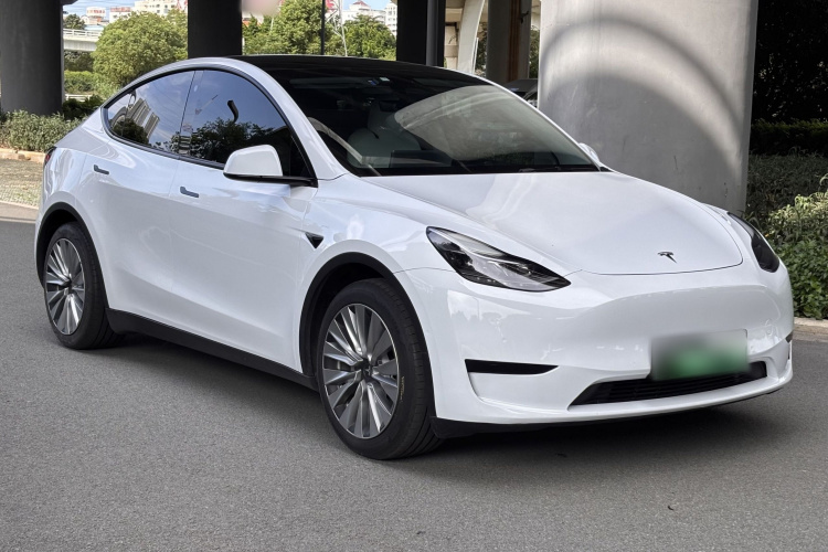 Tesla Model Y 2022 #4 Tesla Model Y 2022 car image #4