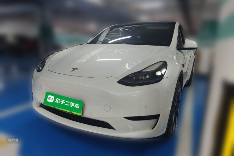Tesla Model Y 2023 car image #2