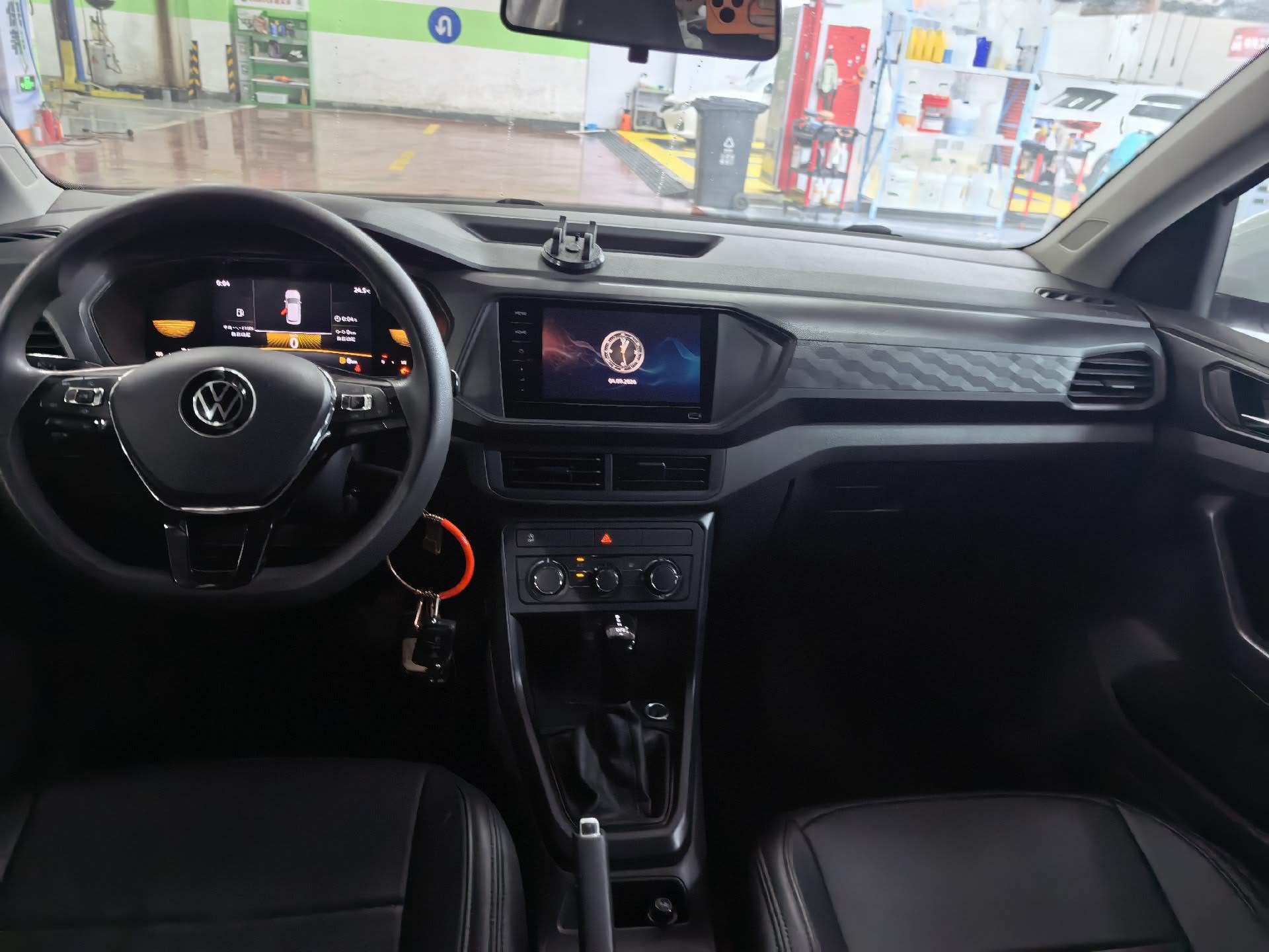 Volkswagen T-Cross 2023 car image #7