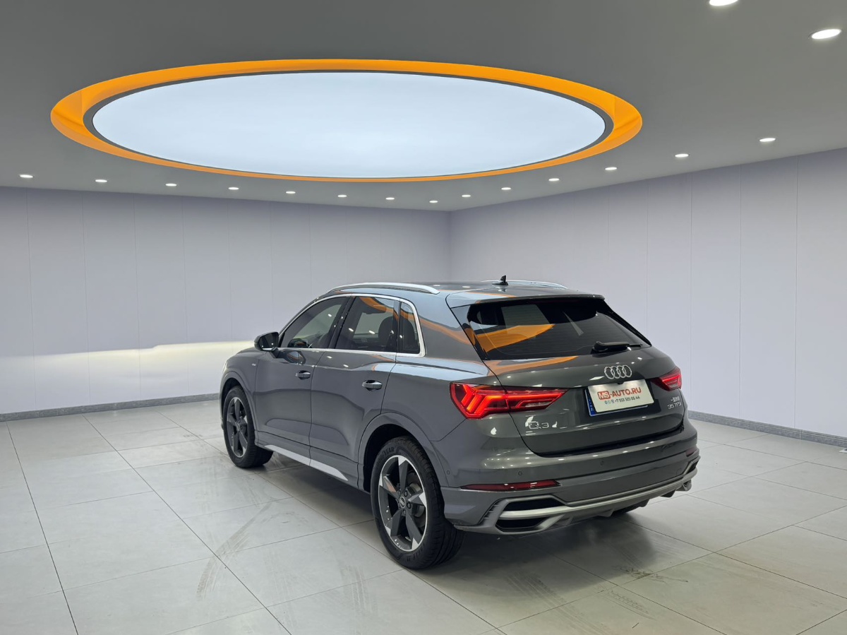 Audi Q3 2022 car image #4