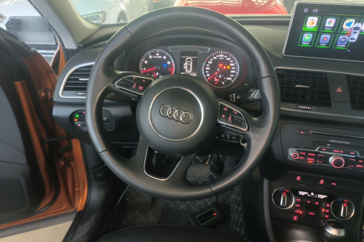Audi Q3 2017 car image #11