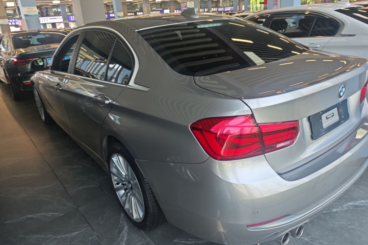 BMW 3 Series 2018 #5 BMW 3 Series 2018 car image #5
