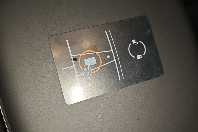 Tesla Model Y 2022 immagine di auto #9
