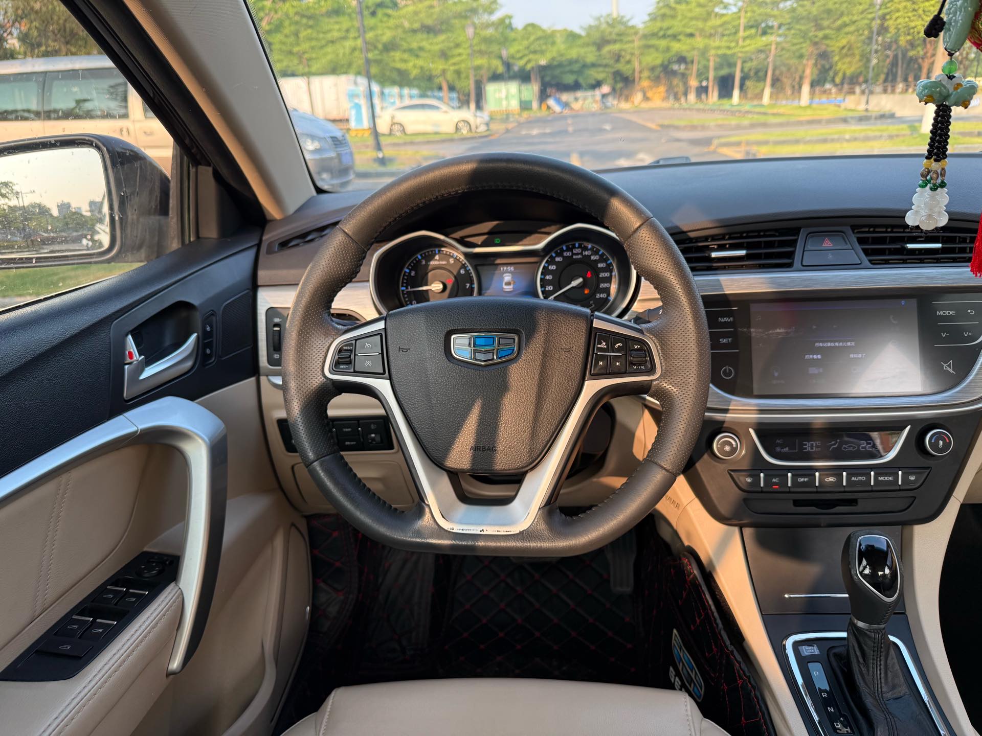 GEELY Emgrand 2017 car image #11