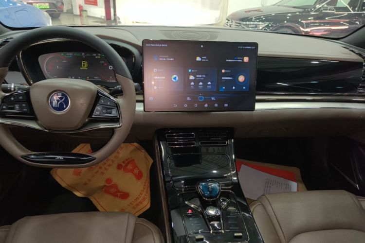 BYD Han 2021 car image #13