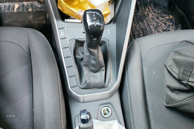 Volkswagen Polo 2020 صورة سيارة #16