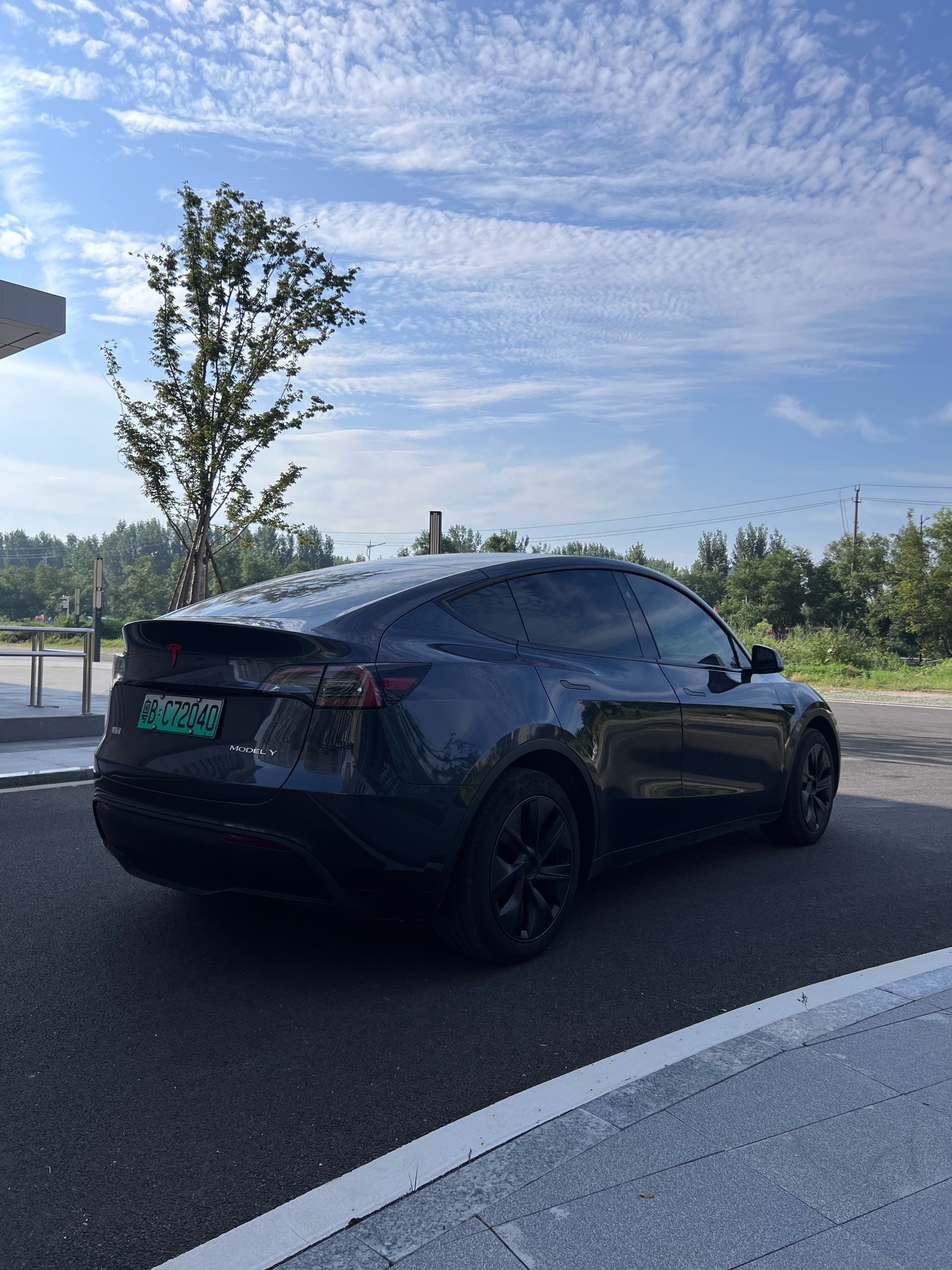 Tesla Model Y 2024 imagem de carro #4