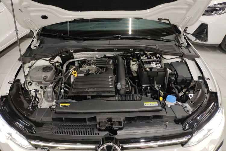 Volkswagen Golf 2022 car image #20