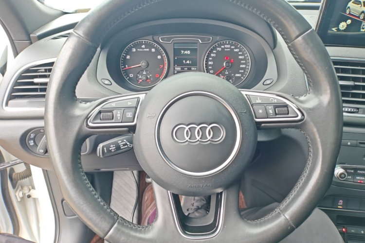 Audi Q3 2015 #11 Audi Q3 2015 car image #11