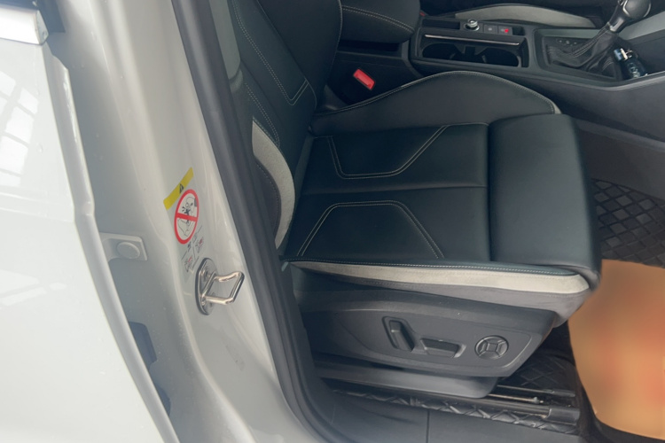 Audi Q3 2024 car image #24