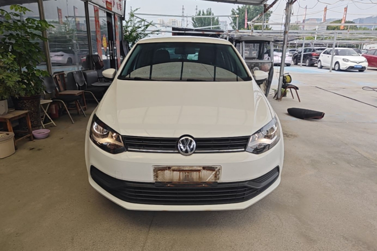 Volkswagen Polo 2016 car image #3