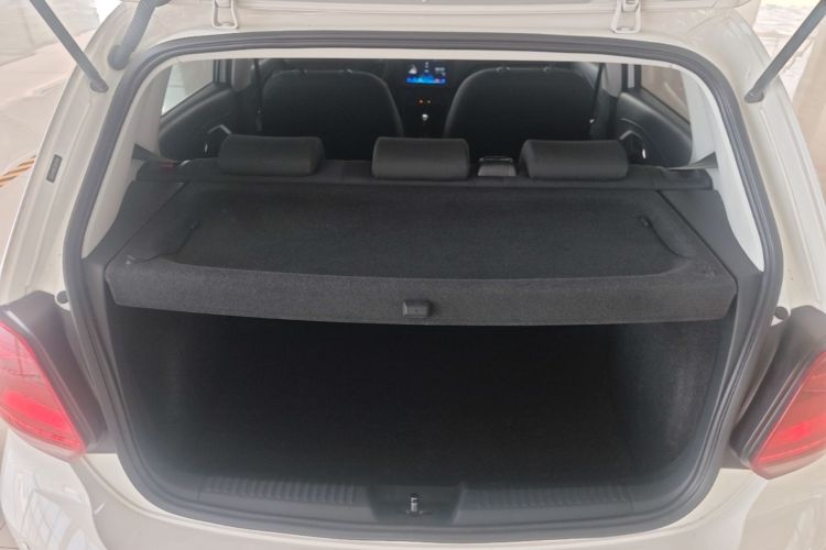 Volkswagen Polo 2018 car image #21